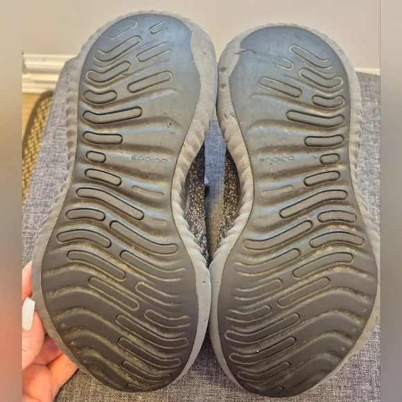 Adidas AlphaBounce Running Shoes - Picture 12 of 14
